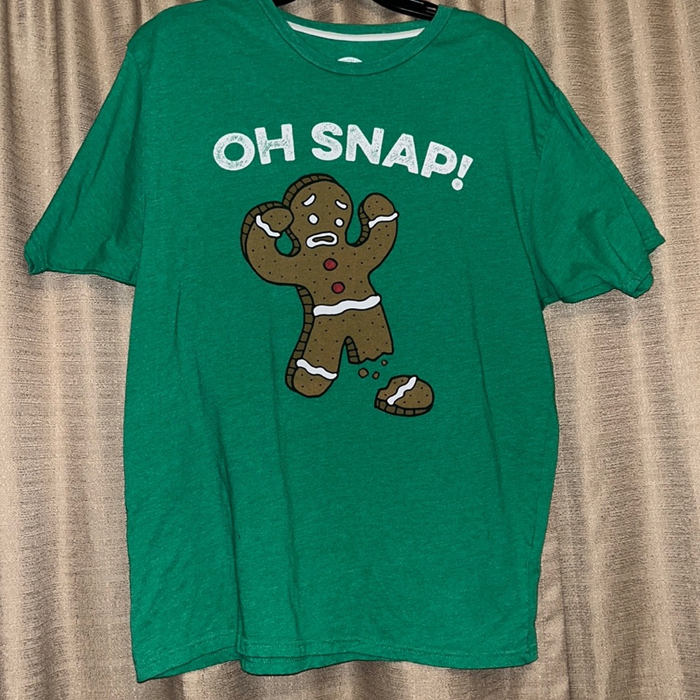 Mens Large (42-44) Green “Oh Snap” Gingerbread man Christmas Short Sleeve